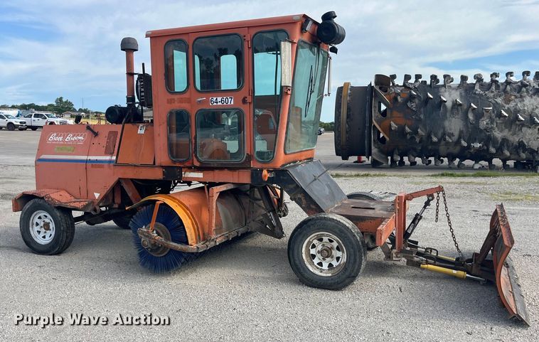 image for item EK8711 2000 Broce RC 350 broom