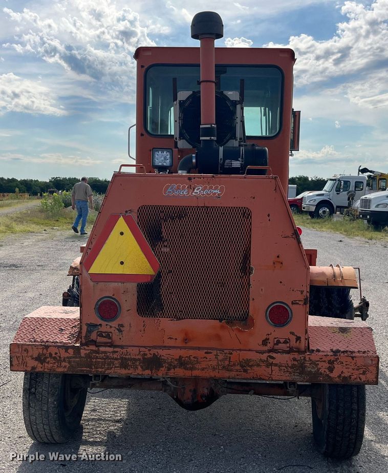 image for item EK8711 2000 Broce RC 350 broom