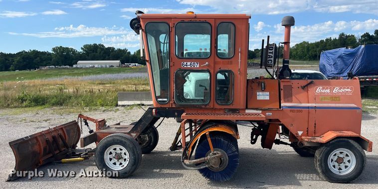 image for item EK8711 2000 Broce RC 350 broom