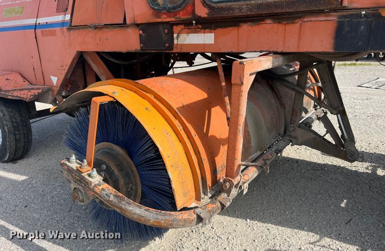 image for item EK8711 2000 Broce RC 350 broom