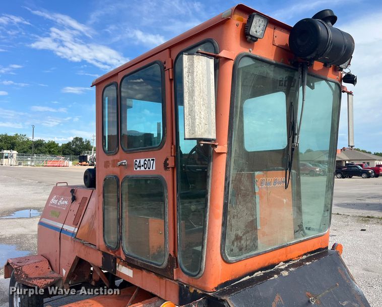 image for item EK8711 2000 Broce RC 350 broom