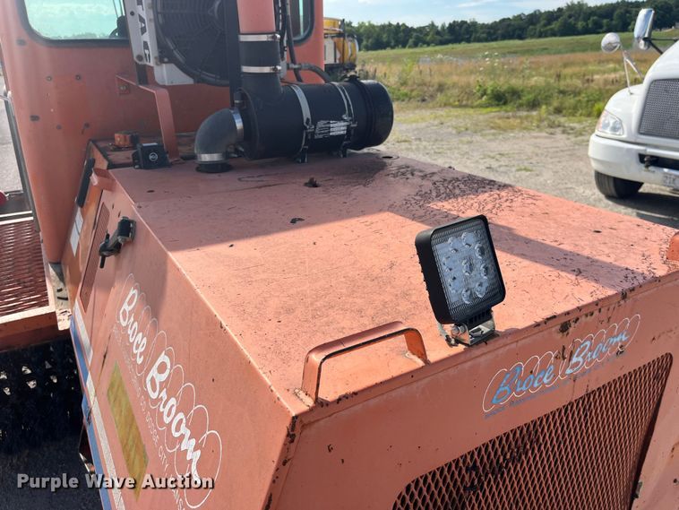 image for item EK8711 2000 Broce RC 350 broom