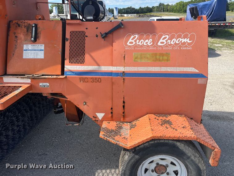 image for item EK8711 2000 Broce RC 350 broom