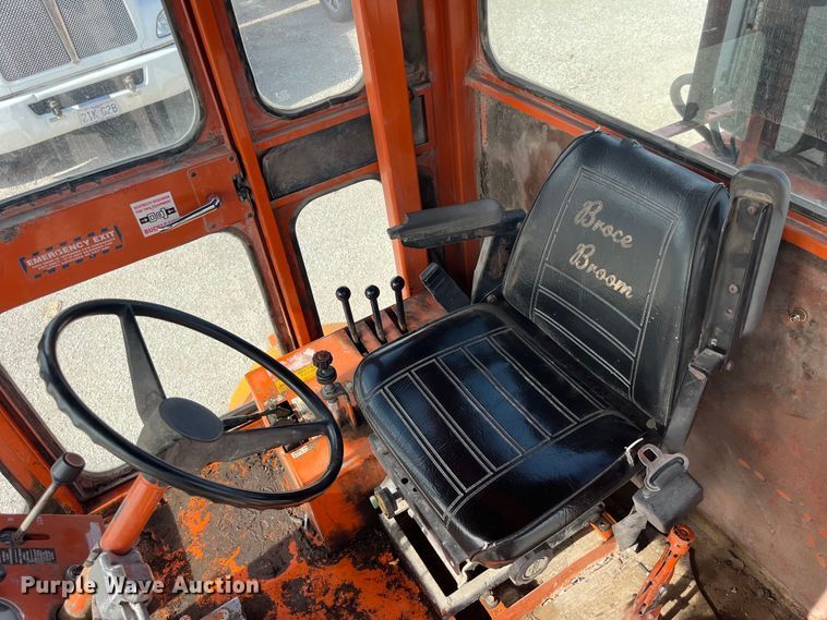 image for item EK8711 2000 Broce RC 350 broom