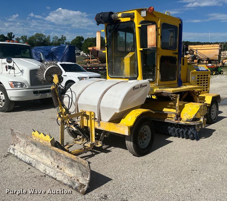 image for item EK8712 Superior Broom DT80J broom