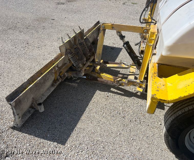 image for item EK8712 Superior Broom DT80J broom