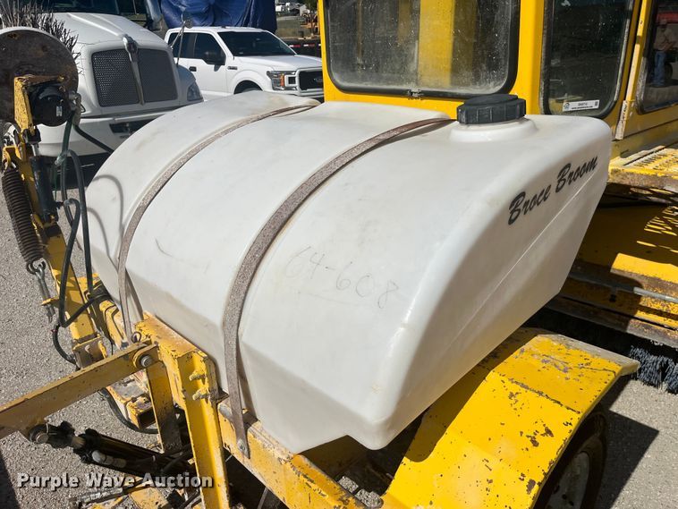 image for item EK8712 Superior Broom DT80J broom