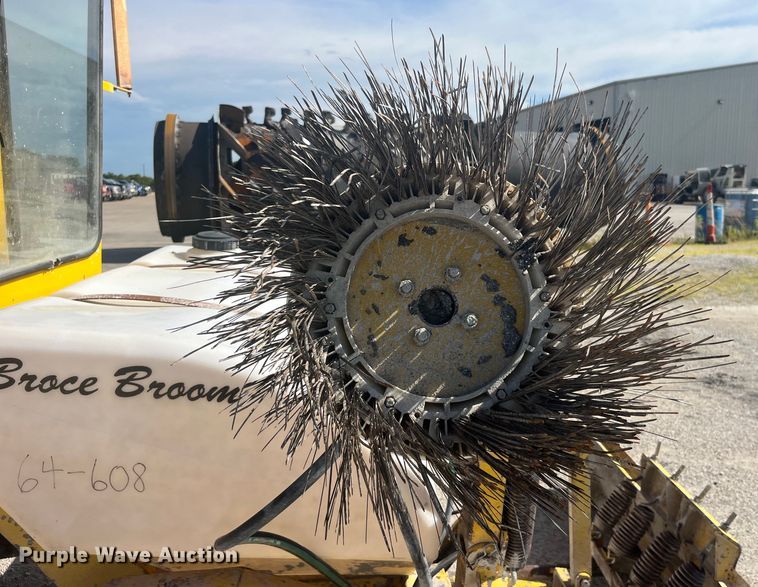 image for item EK8712 Superior Broom DT80J broom