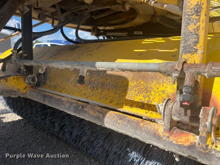 image for item EK8712 Superior Broom DT80J broom