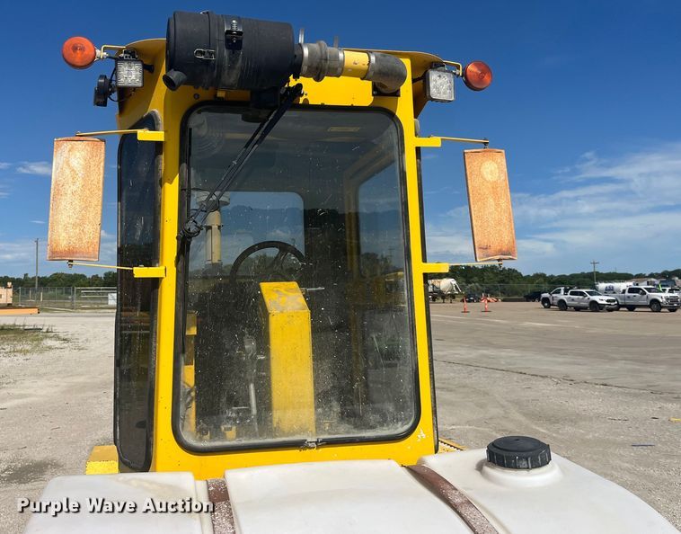 image for item EK8712 Superior Broom DT80J broom