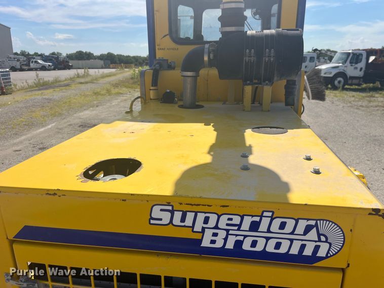 image for item EK8712 Superior Broom DT80J broom