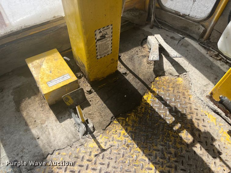 image for item EK8712 Superior Broom DT80J broom