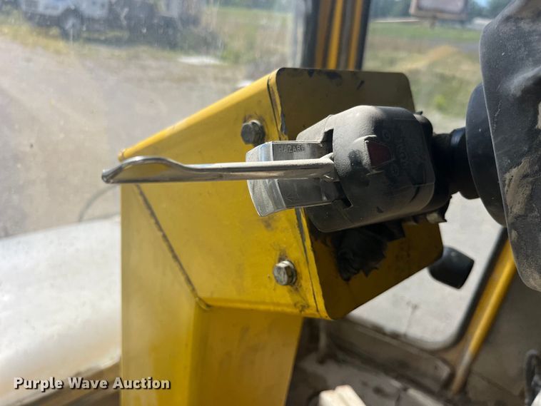 image for item EK8712 Superior Broom DT80J broom