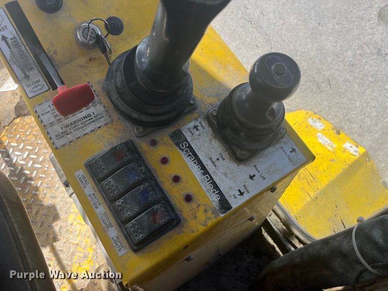 image for item EK8712 Superior Broom DT80J broom