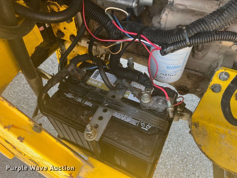 image for item EK8712 Superior Broom DT80J broom