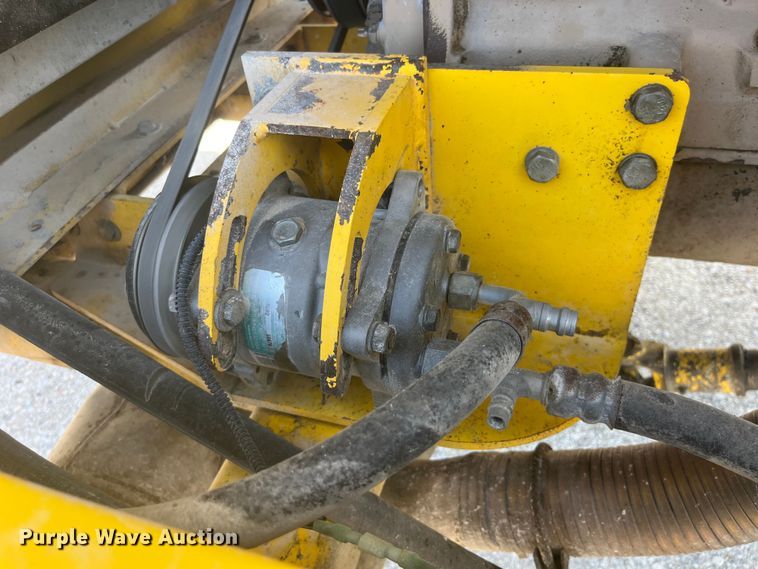 image for item EK8712 Superior Broom DT80J broom