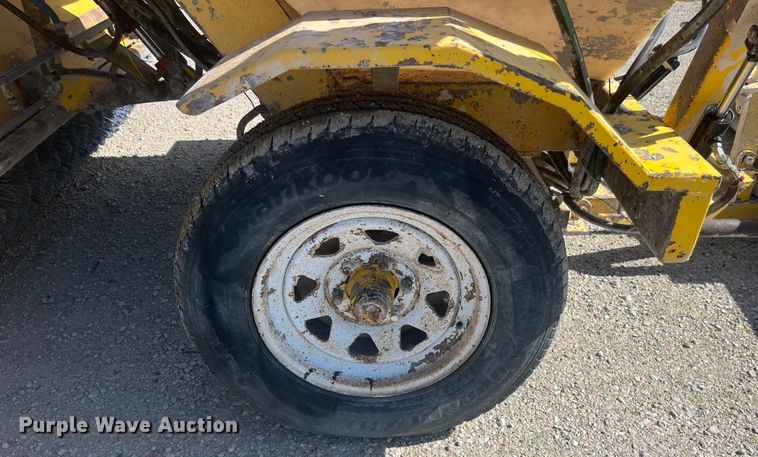 image for item EK8712 Superior Broom DT80J broom