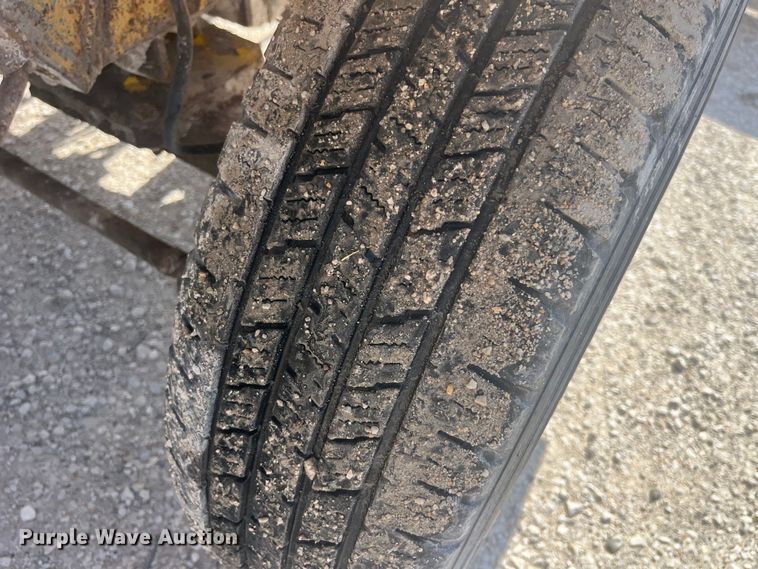 image for item EK8712 Superior Broom DT80J broom