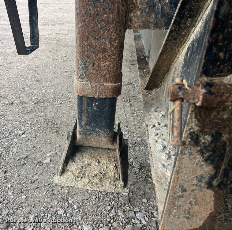 image for item EK8719 2018 Kaufman drop deck equipment trailer