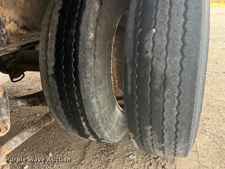 image for item EK8719 2018 Kaufman drop deck equipment trailer