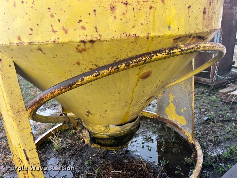 image for item EK8736 Concrete bucket