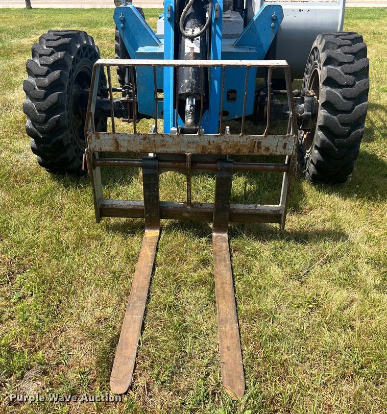 image for item EK8741 2007 Genie GTH-636 telehandler