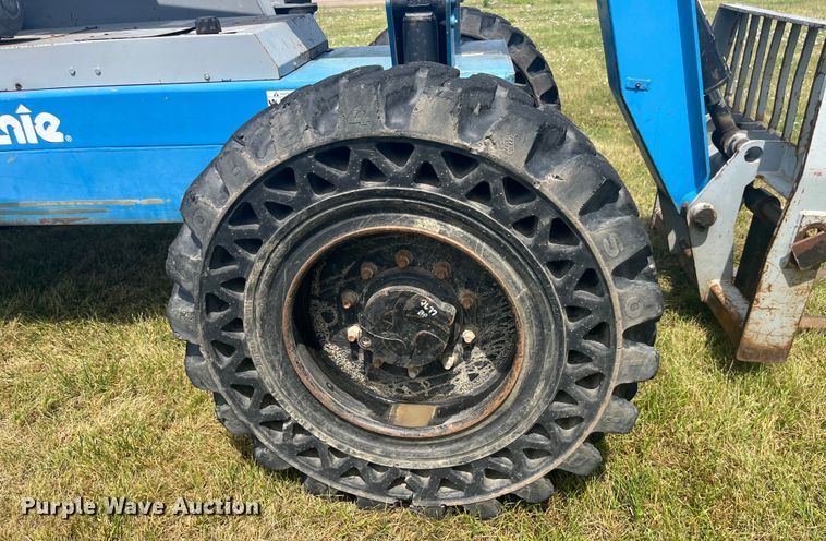 image for item EK8741 2007 Genie GTH-636 telehandler