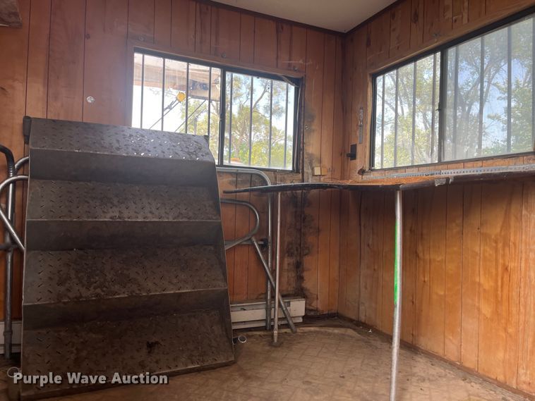 image for item EK8743 1998 Acton Jobsite trailer