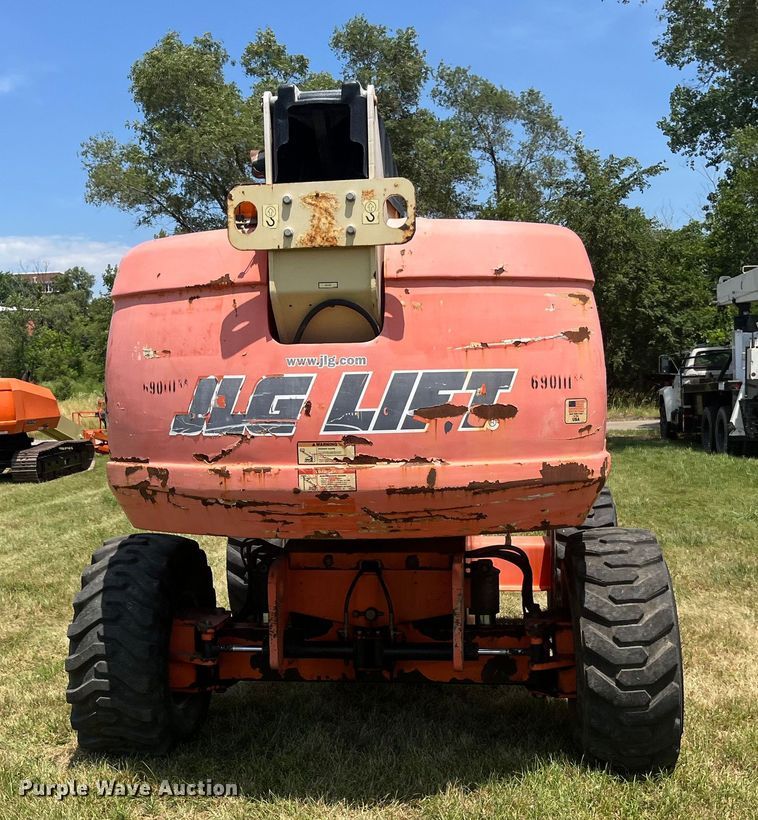 image for item EK8744 2007 JLG 600S boom lift