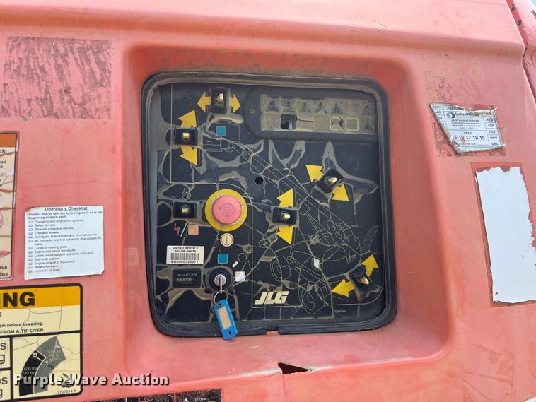 image for item EK8744 2007 JLG 600S boom lift