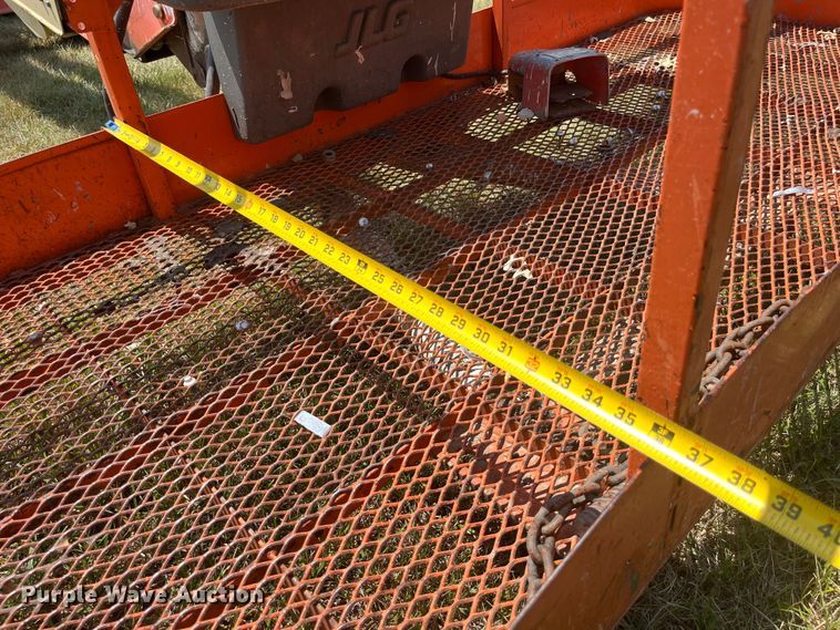 image for item EK8744 2007 JLG 600S boom lift