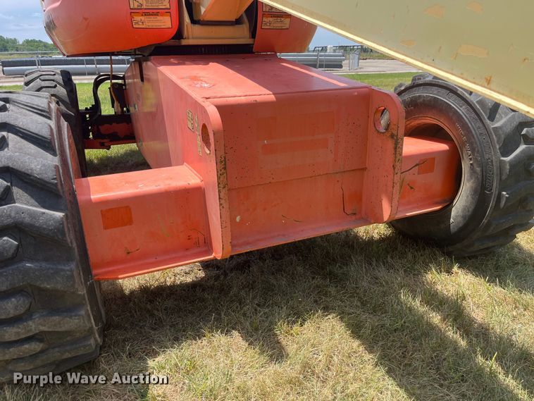 image for item EK8744 2007 JLG 600S boom lift
