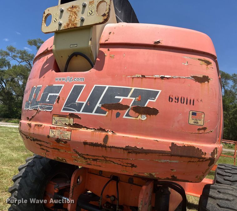 image for item EK8744 2007 JLG 600S boom lift
