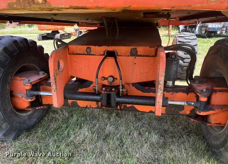 image for item EK8744 2007 JLG 600S boom lift