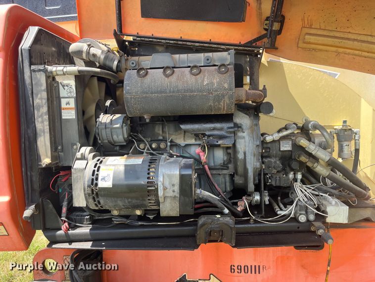 image for item EK8744 2007 JLG 600S boom lift