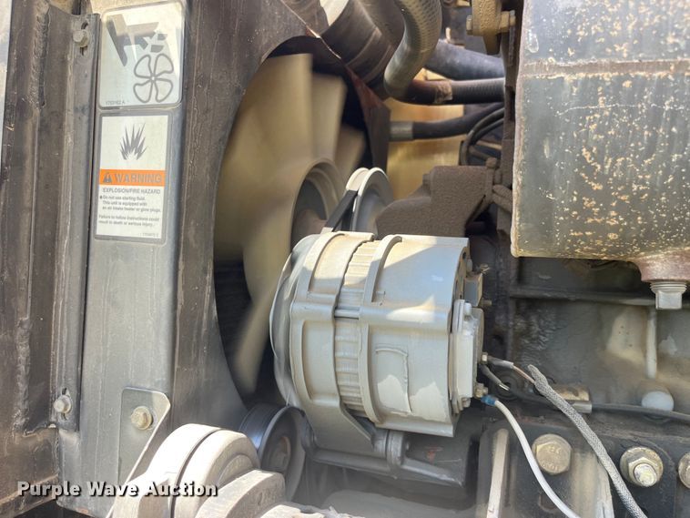 image for item EK8744 2007 JLG 600S boom lift