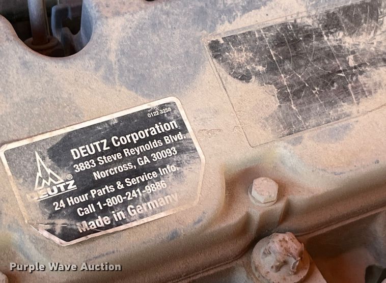 image for item EK8744 2007 JLG 600S boom lift