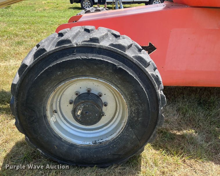 image for item EK8744 2007 JLG 600S boom lift