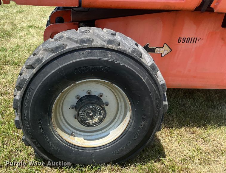 image for item EK8744 2007 JLG 600S boom lift