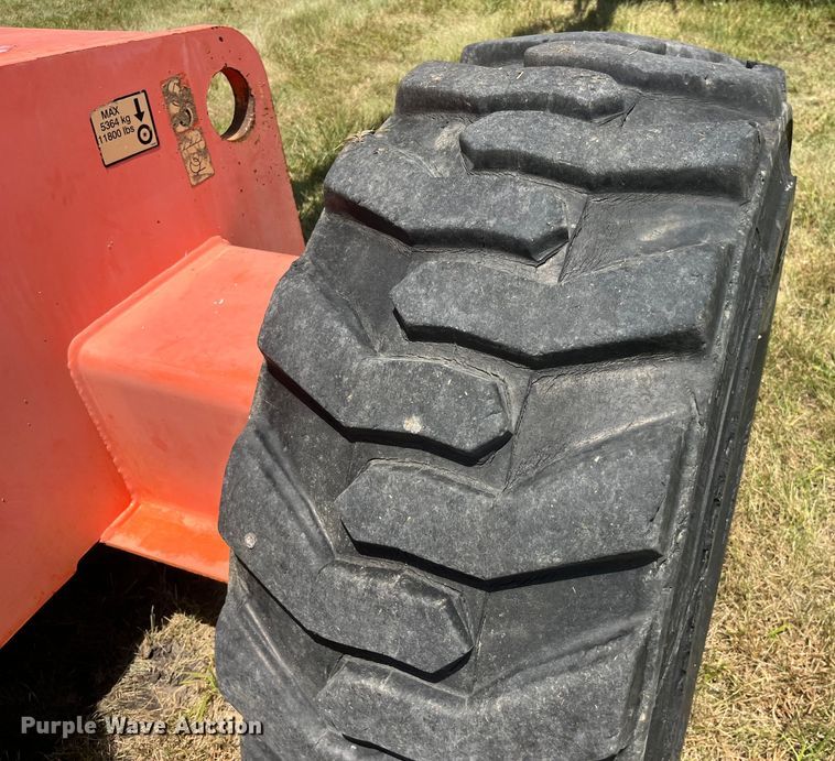 image for item EK8744 2007 JLG 600S boom lift