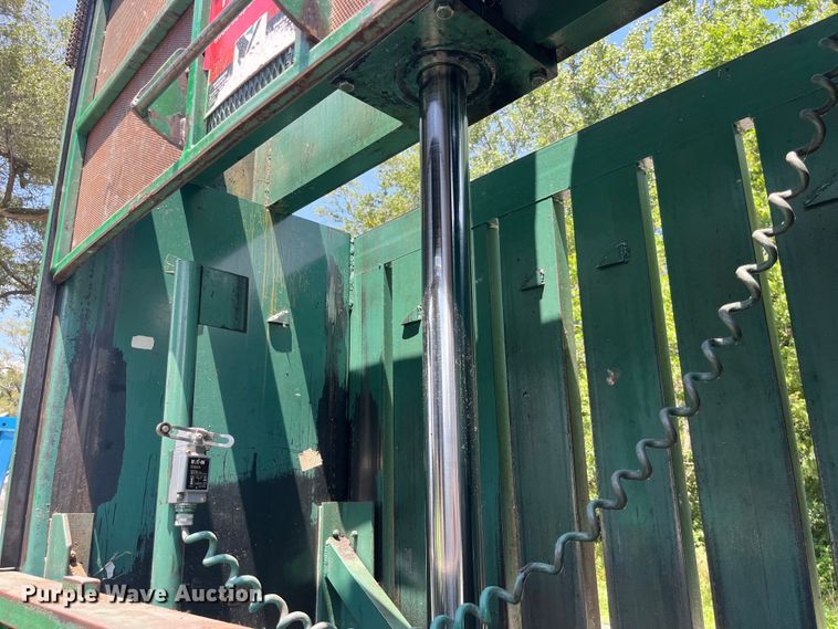 image for item EK8745 SELCO V5HD cardboard baler