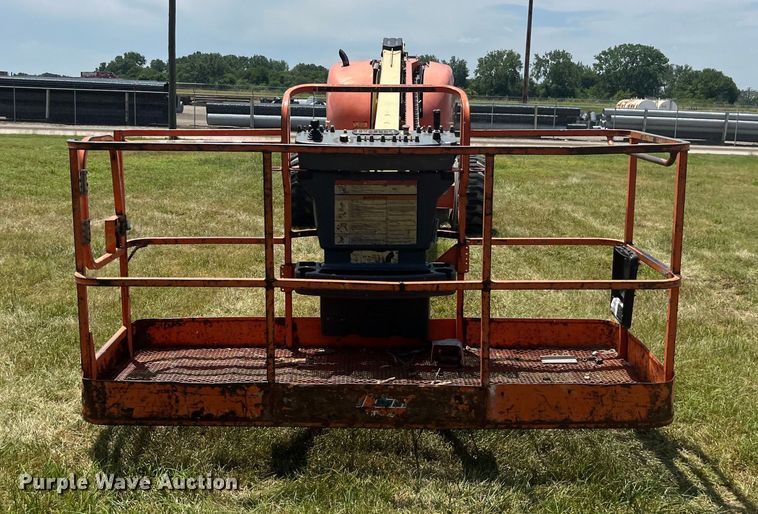 image for item EK8748 2007 JLG 660SJ boom lift