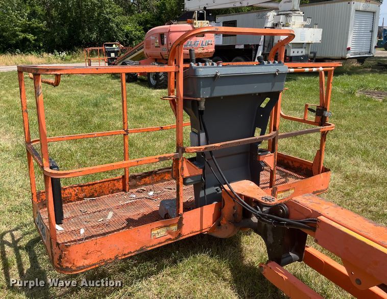 image for item EK8748 2007 JLG 660SJ boom lift