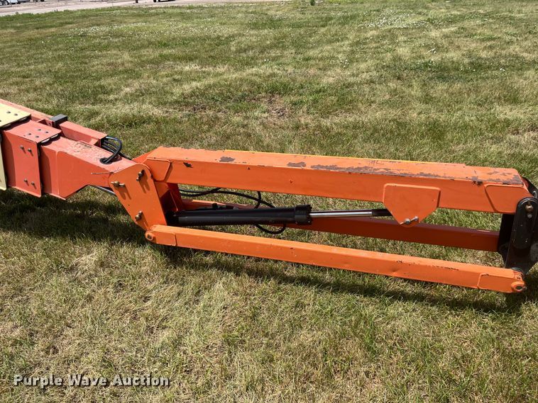image for item EK8748 2007 JLG 660SJ boom lift