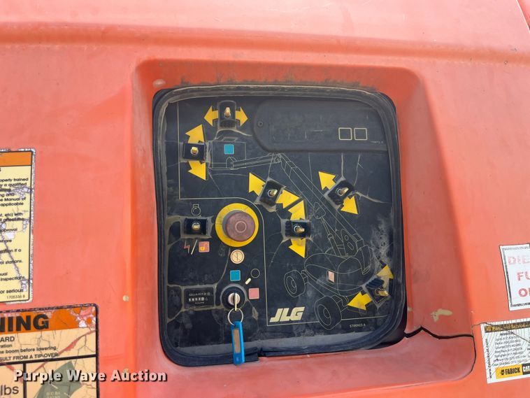 image for item EK8748 2007 JLG 660SJ boom lift