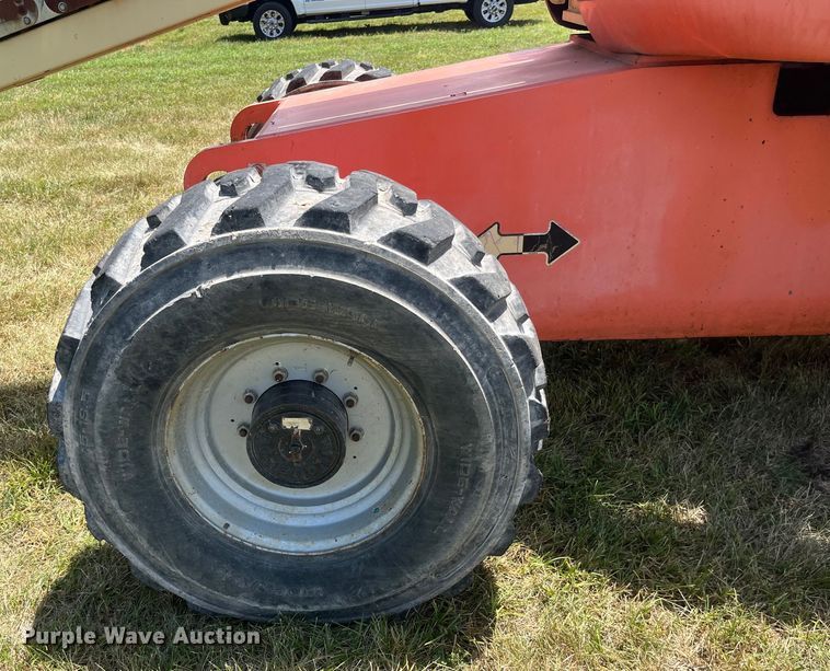 image for item EK8748 2007 JLG 660SJ boom lift