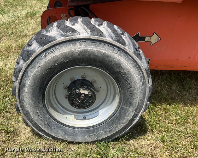 image for item EK8748 2007 JLG 660SJ boom lift