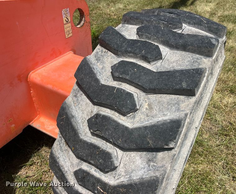 image for item EK8748 2007 JLG 660SJ boom lift