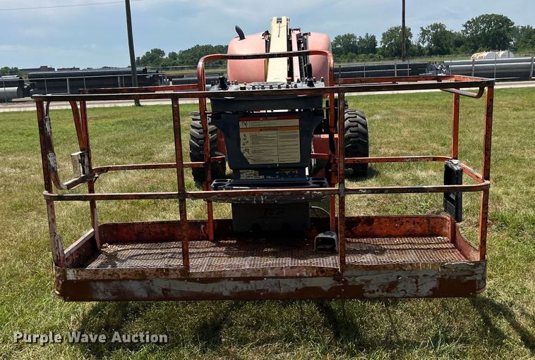 image for item EK8749 2007 JLG 600S boom lift