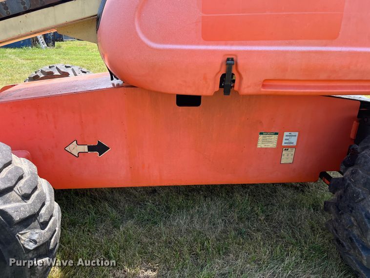 image for item EK8749 2007 JLG 600S boom lift